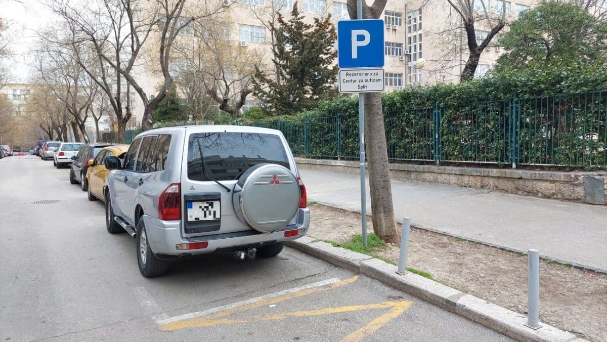 centar autizam parking1