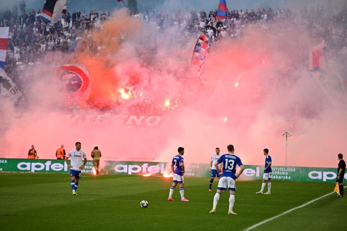 hajduk dinamo bakljada torcida derbi poljud 4 