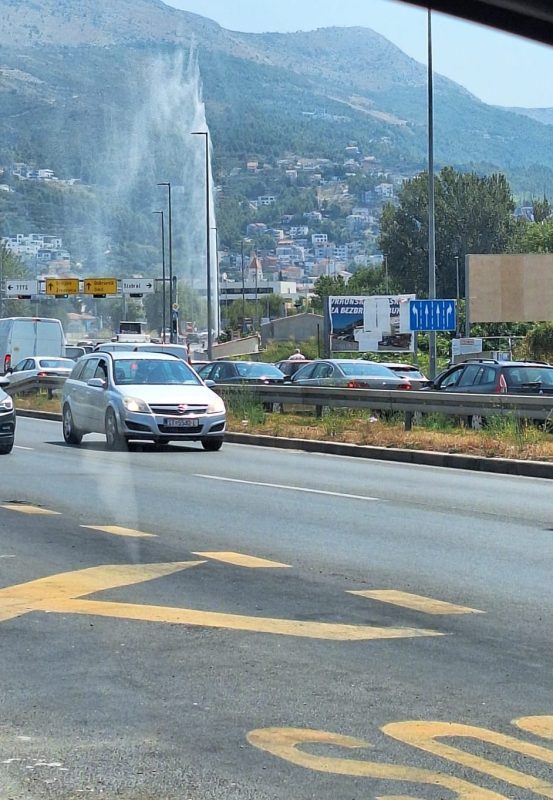 vodoskok puknuce cijevi raskrizje2