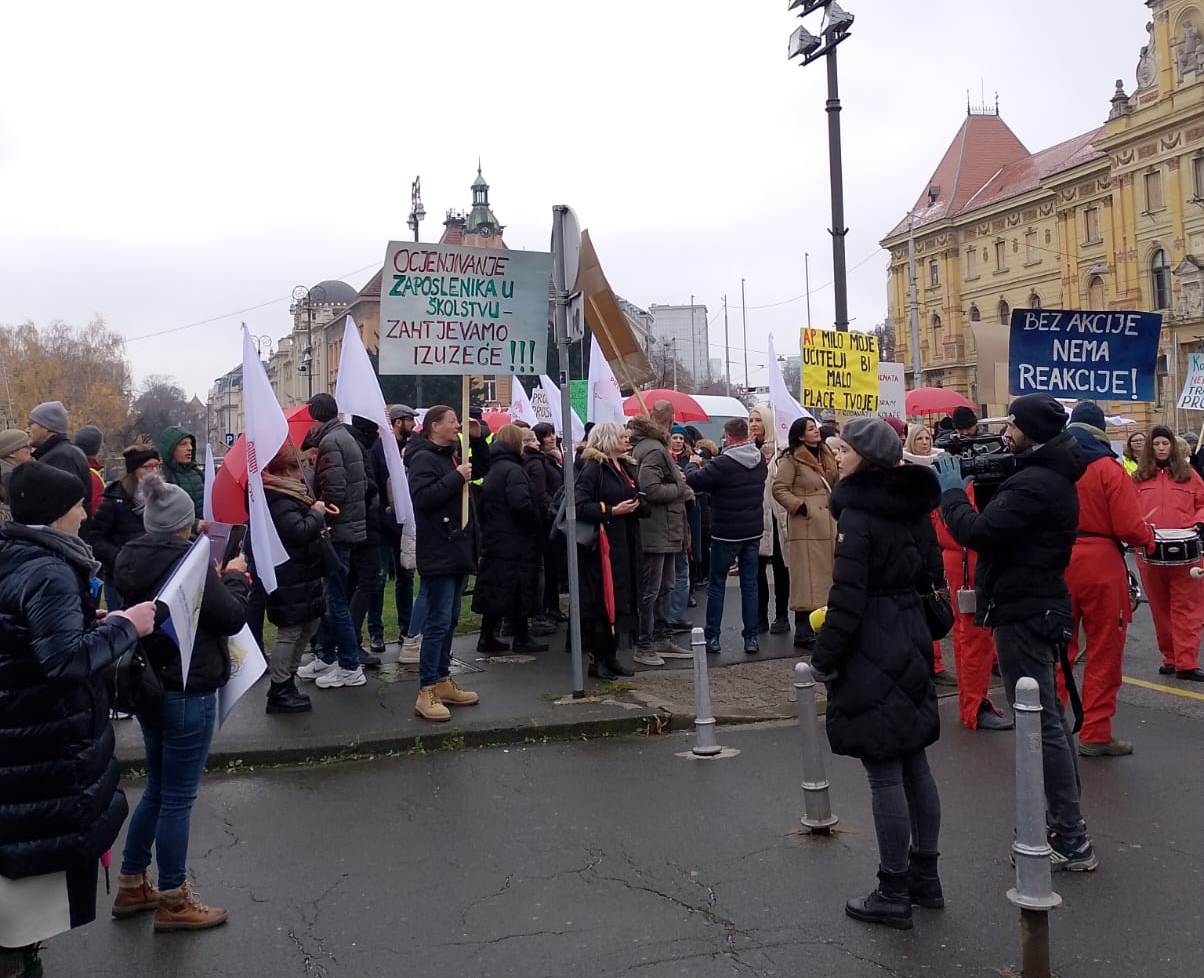 VELIKI PROSVJED 'AP povorka' poručuje: "Ljuti smo jer smo prevareni, lagali su nam"